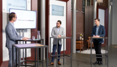 Moderator Bart Cosijn met Floris Venneman van BureauVijftig en Wouter Onclin van SITE Urban Development